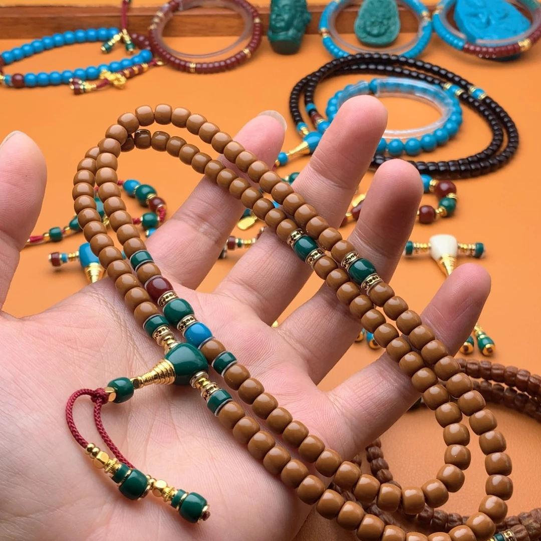 颈饰琉璃温**。尺寸直径7