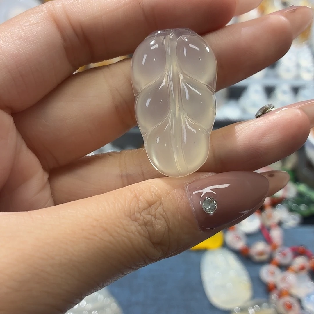 用***7玛瑙/玉髓未镶嵌颈饰