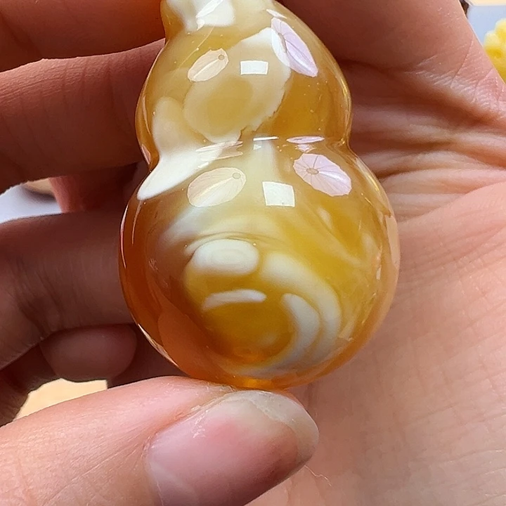 蜜蜡未镶嵌珠宝奇石