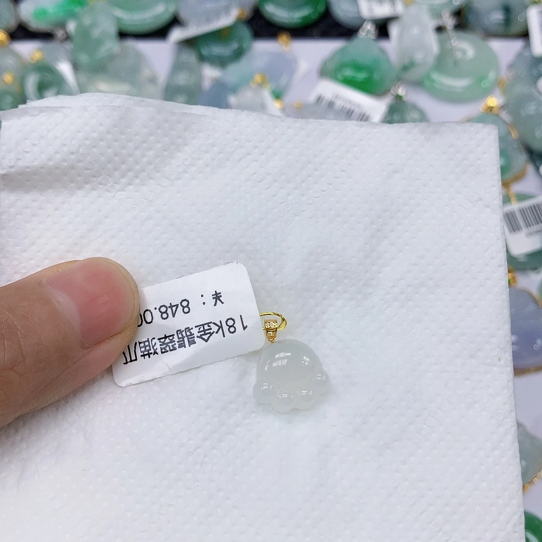 翡翠18K金镶嵌颈饰猫爪