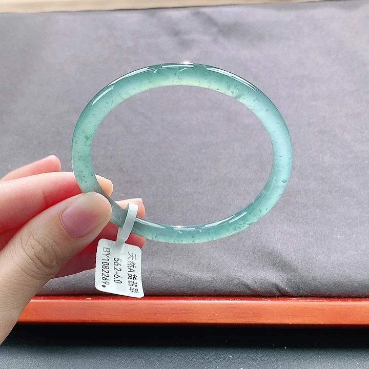未镶嵌手镯翡翠天然