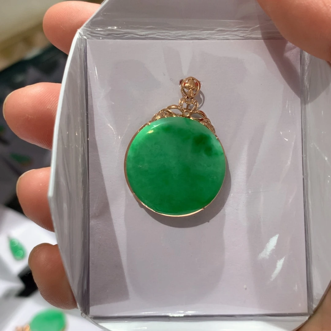 【闪购商品】翡翠颈饰18K金镶嵌翡翠首饰