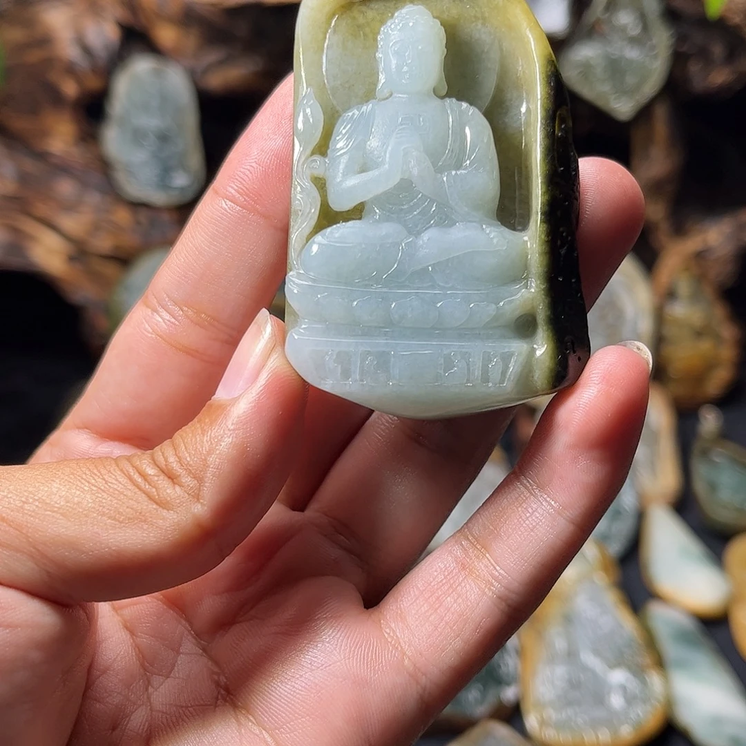 谢***现定制翡翠未镶嵌佛