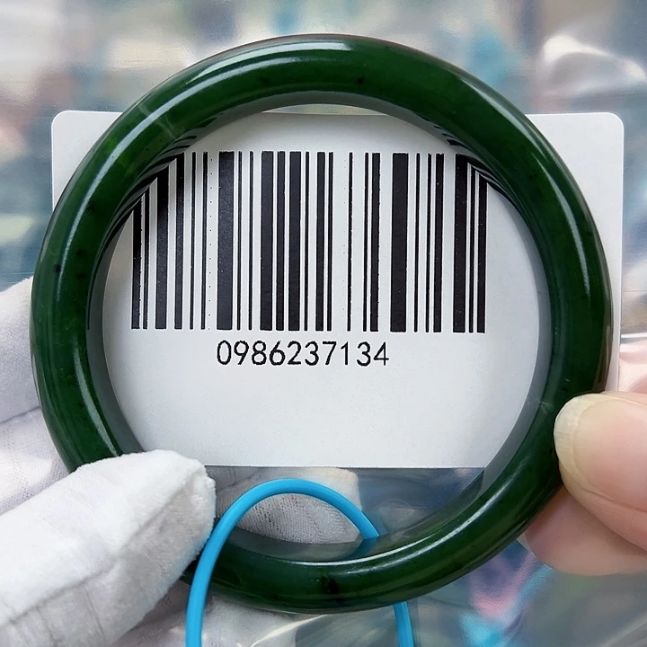 和田玉未镶嵌手镯包容61