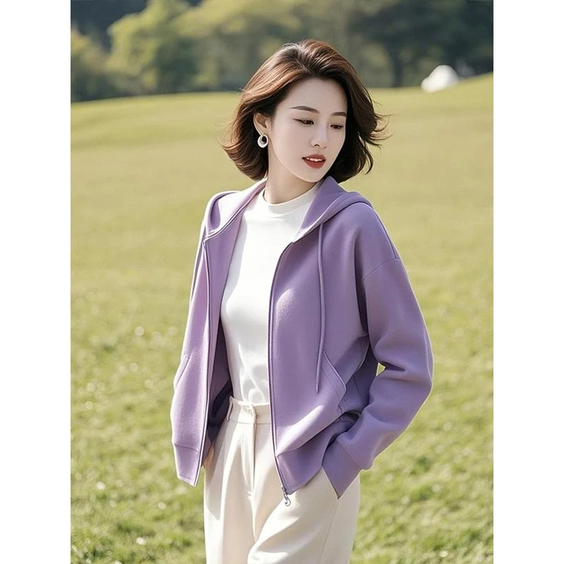 今年流行的独特好看小个子短款休闲连帽卫衣外套女装春游出行衣服