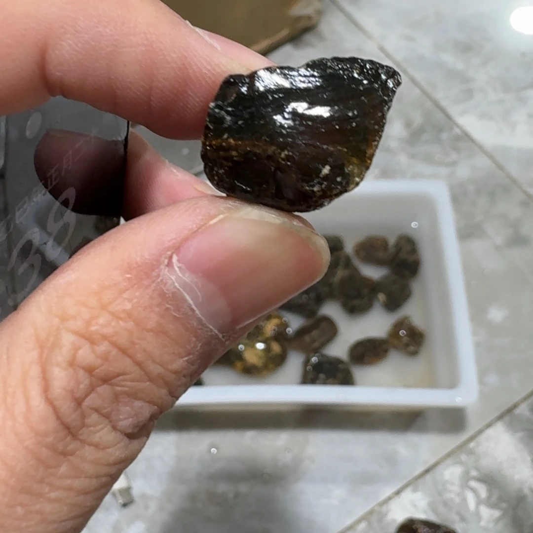 Q月下珠宝严选矿物