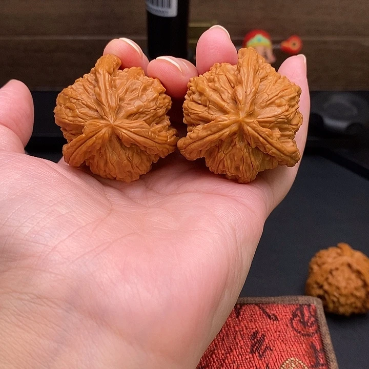 懵***牛把件文玩核桃白奔