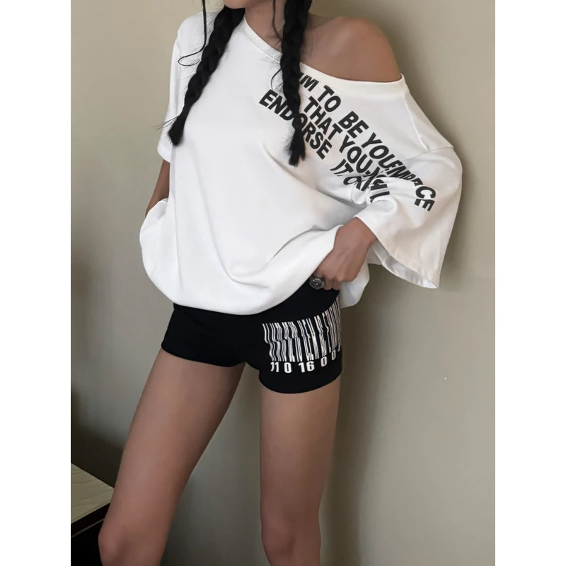 韩好甜WARDENEDGE 青山渡 黑色字母短裤女小个子显瘦辣妹短款热裤