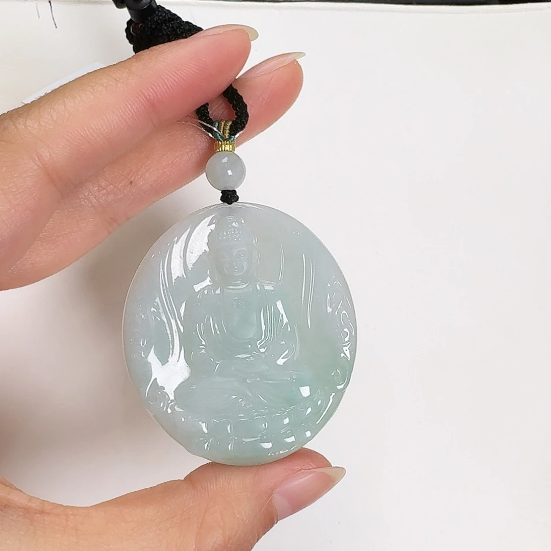 翡翠颈饰未镶嵌大日如来