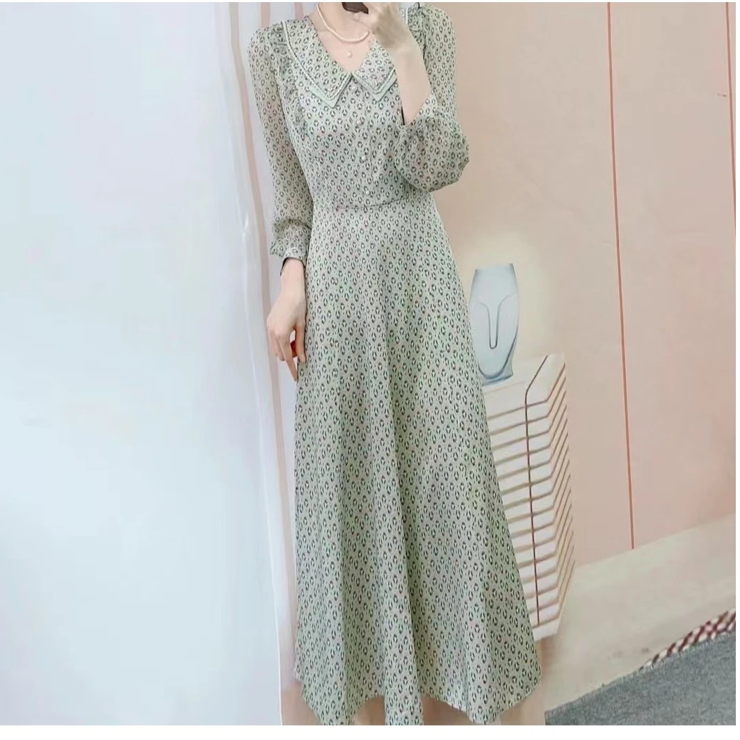 V1054  新款气质时尚百搭碎花娃娃领减龄连衣裙