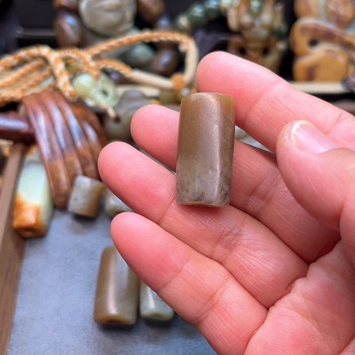 岫岩河磨玉（透闪石质玉）未镶嵌挂件八*