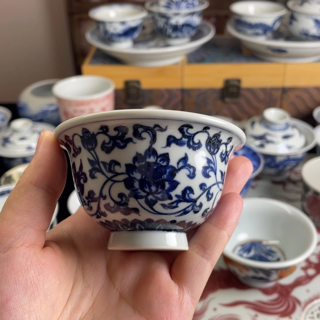 11景德镇青花微瑕缠枝莲