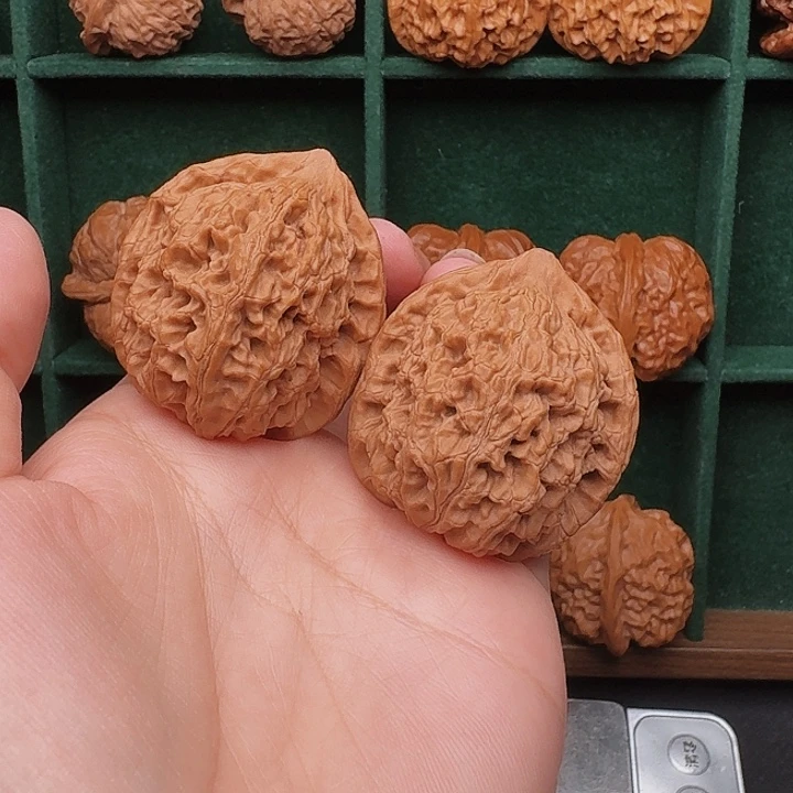 文玩核桃把件全品40尺水龙纹