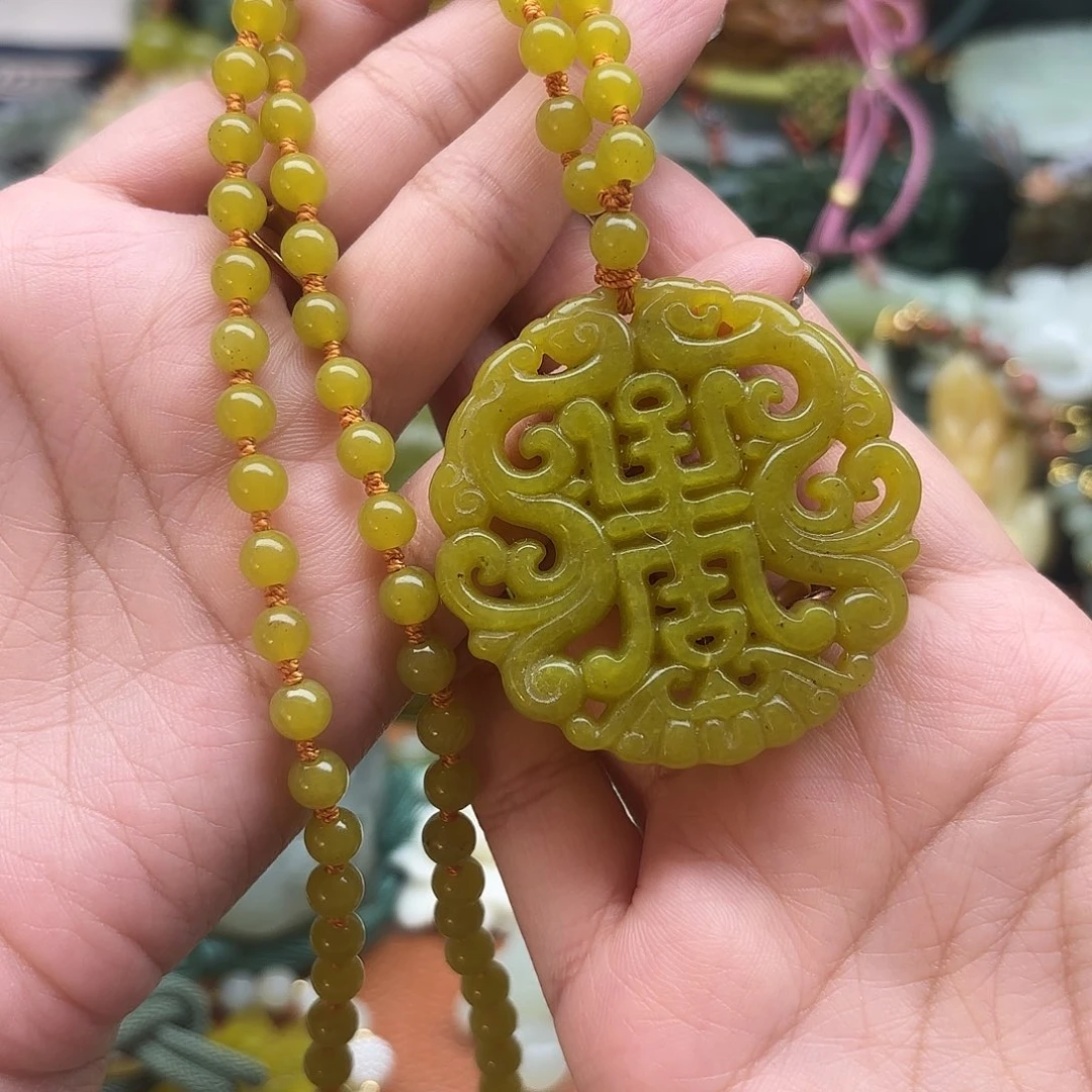 蛇纹石玉未镶嵌颈饰