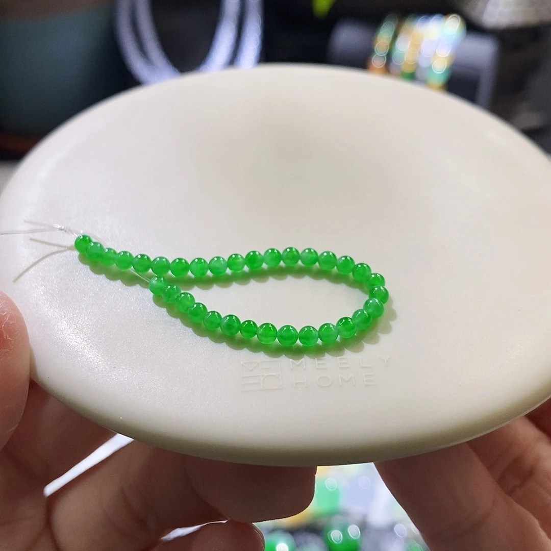 翡翠未镶嵌挂件单颗买断价格 多样性发其一