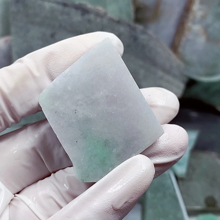 翡翠颈饰未镶嵌玖****?缅甸翡翠A货边角