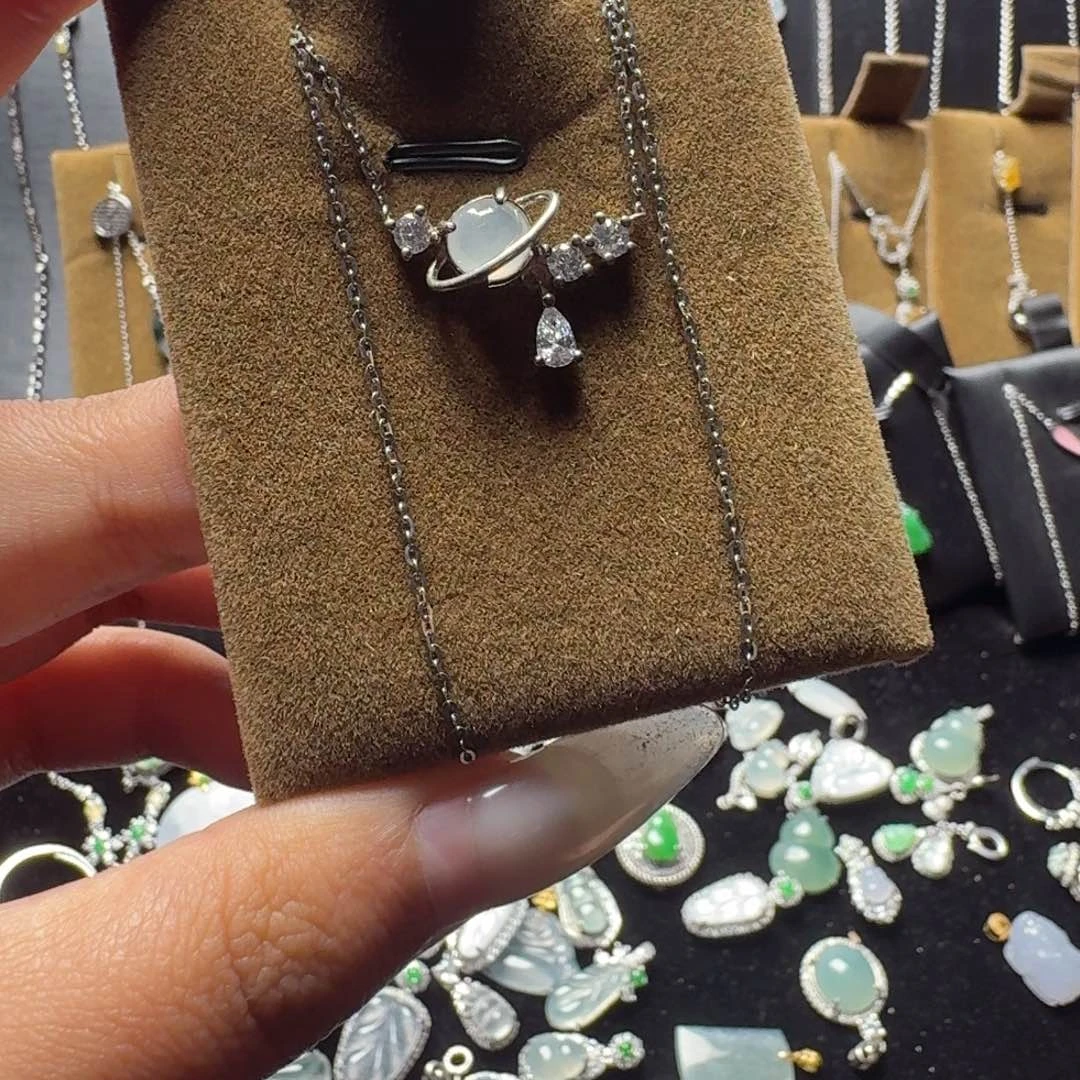 吊坠(赠链)银S925镶嵌翡翠