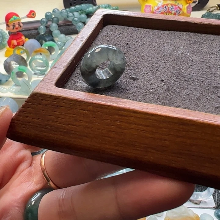 翡翠散珠翡翠跑环卡8有包容