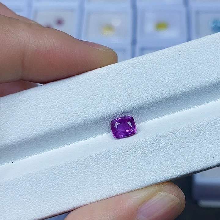 蓝宝石裸石1.05克拉