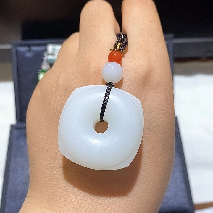 和田玉未镶嵌颈饰和田挂件