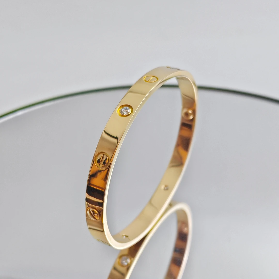 99新 Cartier/卡地亚 love四钻 手镯/K黄/#18 XJ