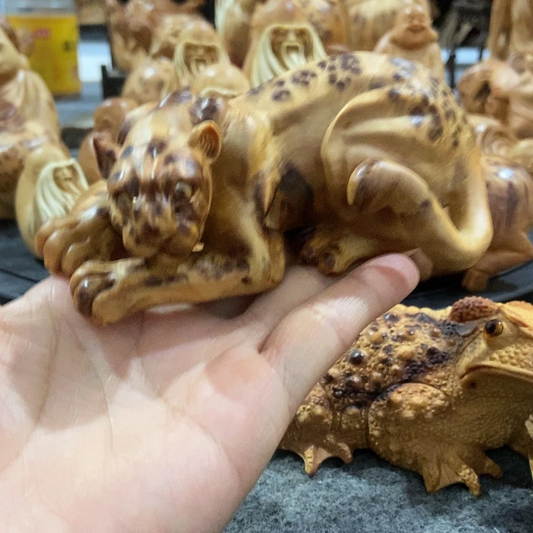 柏木（崖柏）游*留疤豹子