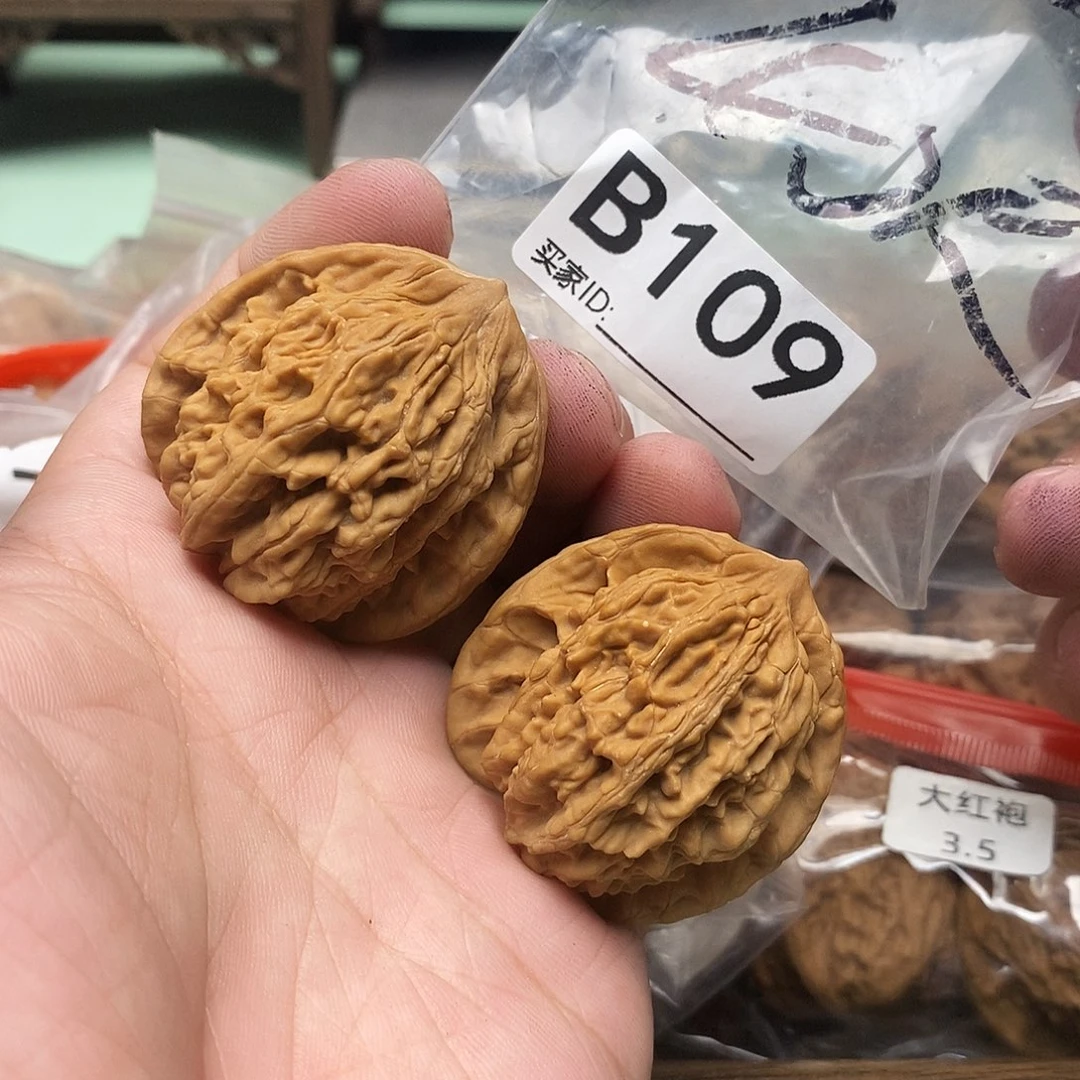 文玩核桃把件麦虎40尺。