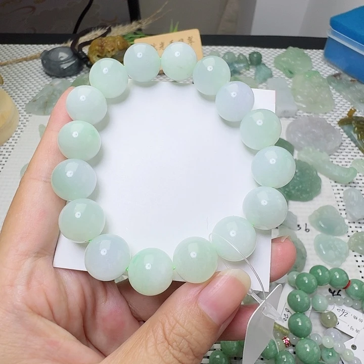 定制翡翠未镶嵌手串