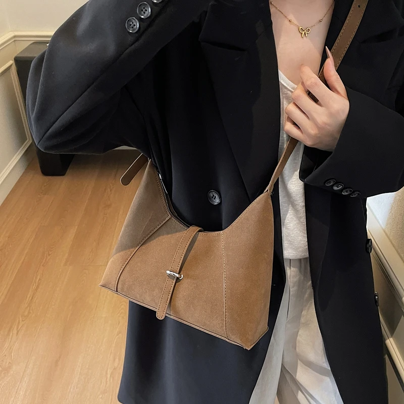 小众磨砂hobo包女复古百搭饭盒包2025秋冬新款单肩腋下斜挎饺子包