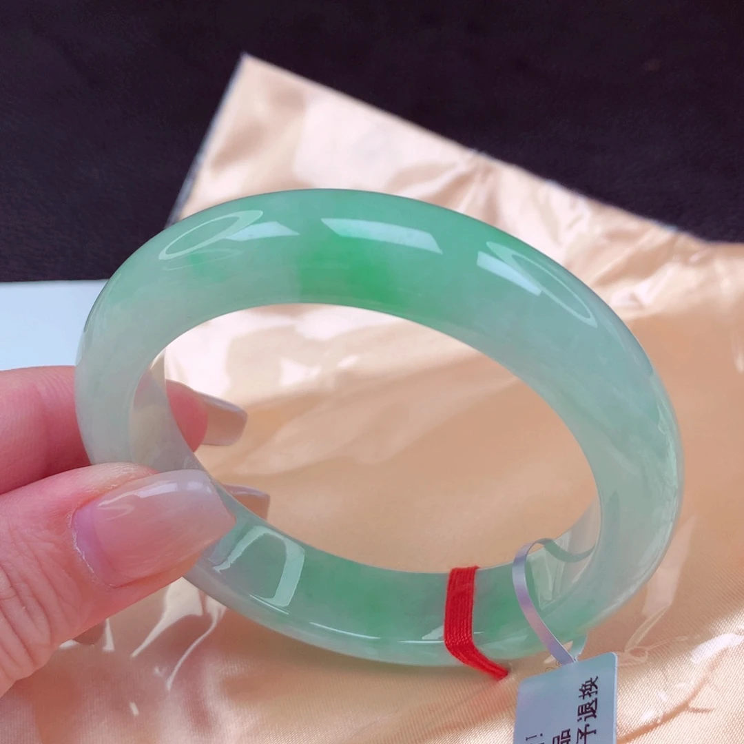 翡翠手镯未镶嵌翡翠手镯88