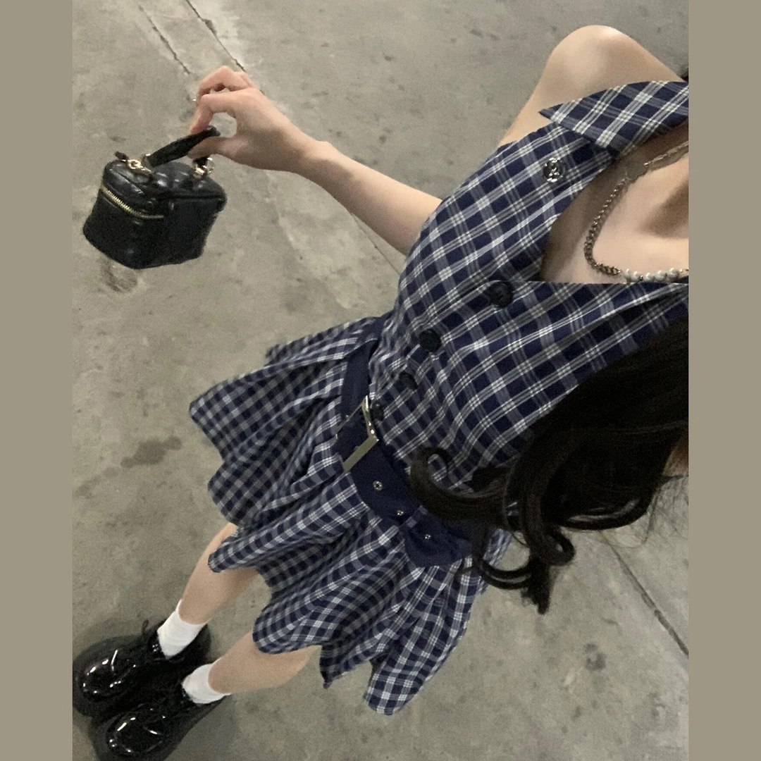小个子巨好看气质挂脖连衣裙子女夏季高级感收腰绝美格子掐腰短裙