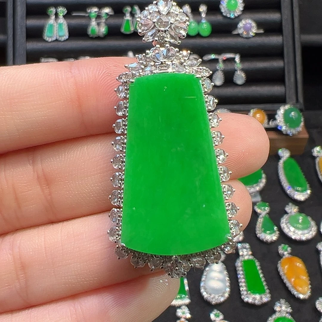 翡翠颈饰18K金镶嵌收货48小时鉴赏期