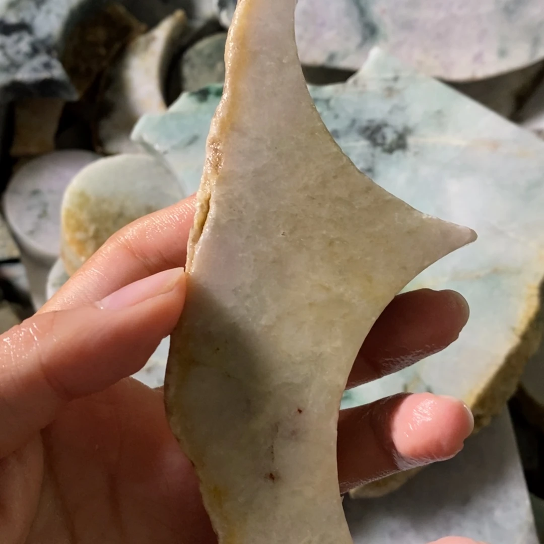 颈饰未镶嵌翡翠天然