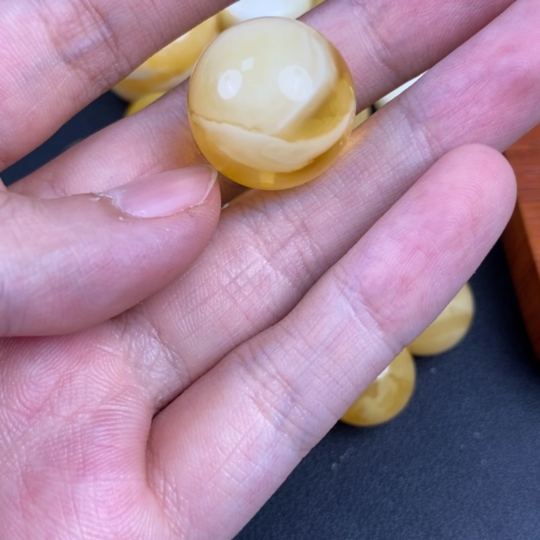 琥珀未镶嵌裸石23