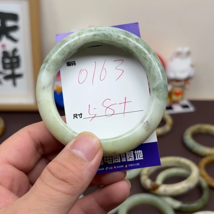 蛇纹石玉未镶嵌手镯163