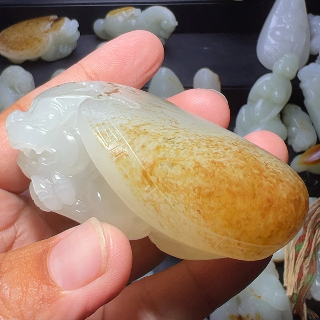 亮***瓜颈饰未镶嵌和田玉