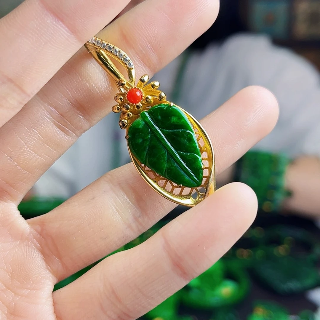 颈饰银S925镶嵌翡翠多样性