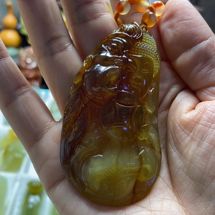 满***甲蛇纹石玉未镶嵌颈饰