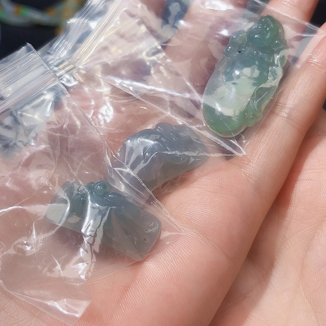 ****²翡翠未镶嵌颈饰天然缅甸翡翠A货