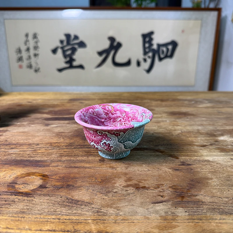 驷九堂 新品龙腾四海系列 宝石红龙压手杯普洱杯主人杯景德镇手绘