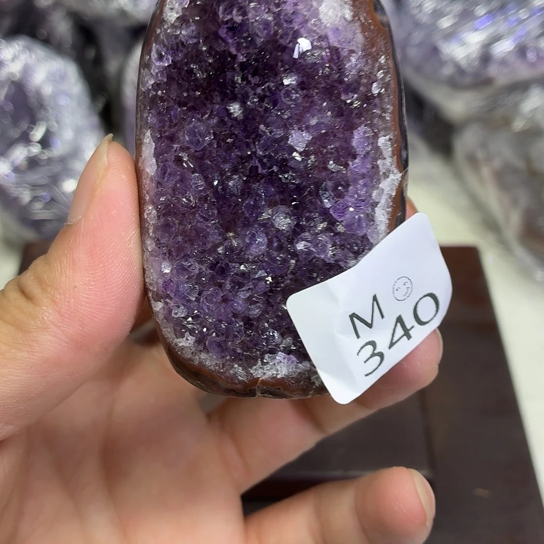 未镶嵌水晶大型摆件（非配饰）