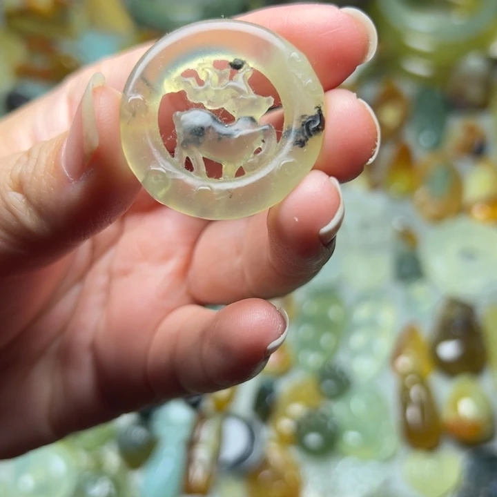 蛇纹石玉未镶嵌微瑕