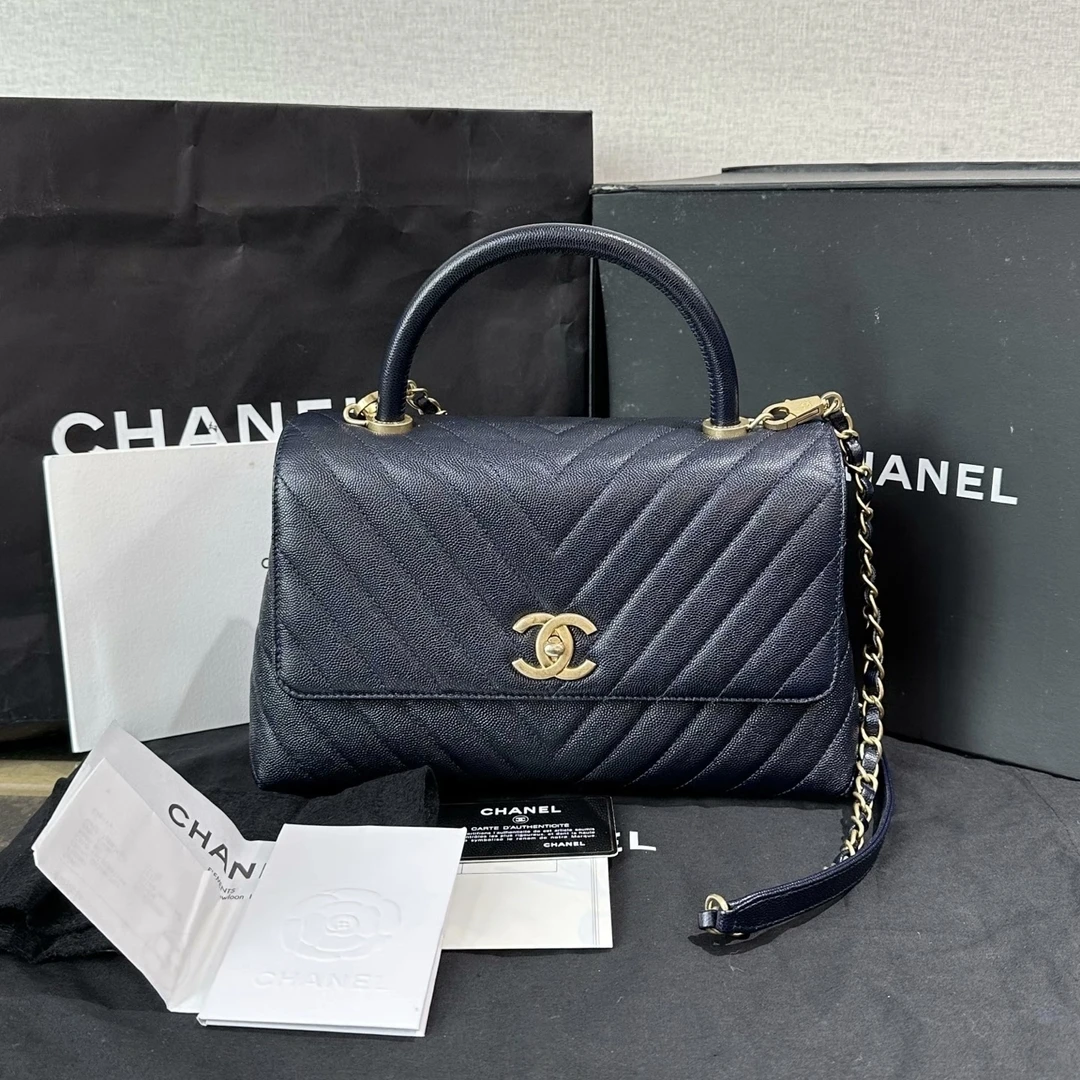 99新 Chanel/香奈儿 专场/海军蓝金V纹荔枝牛 handle 中号 链条包