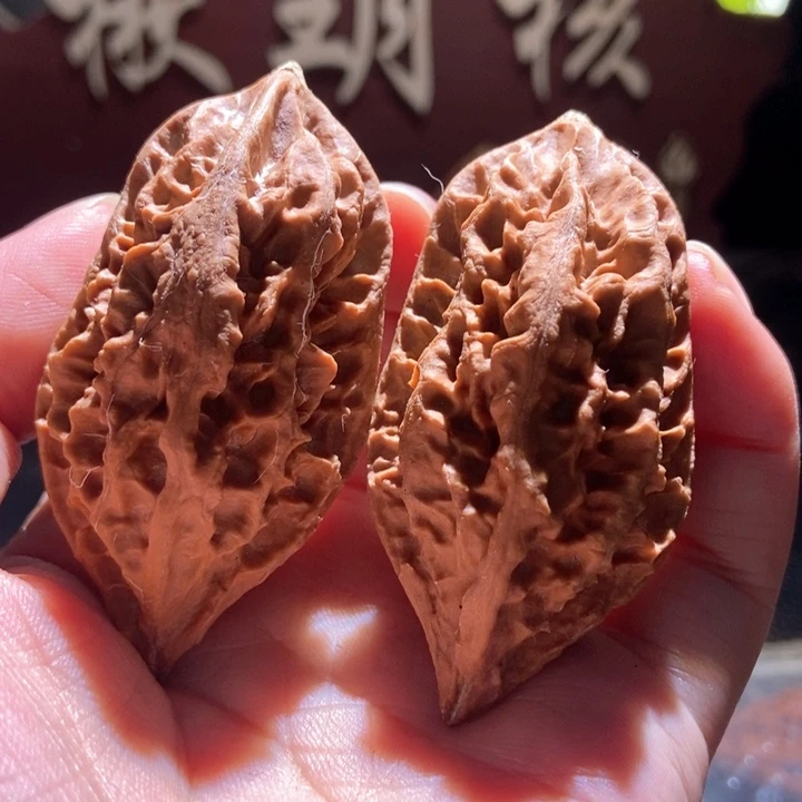 文玩核桃吊坠楸玥核6