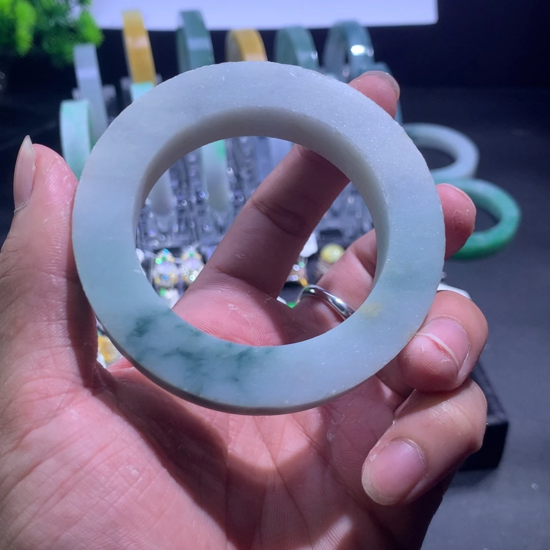 翡翠未镶嵌手镯翡翠