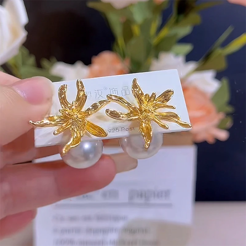 铜合金合成锆石耳饰 百搭花朵珠珠耳钉轻奢气质温柔一款两戴耳环