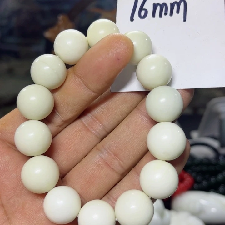 蛇纹石玉手串未镶嵌