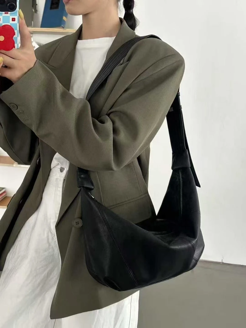 新款牛皮日常百搭通勤大容量腋下斜跨牛角包