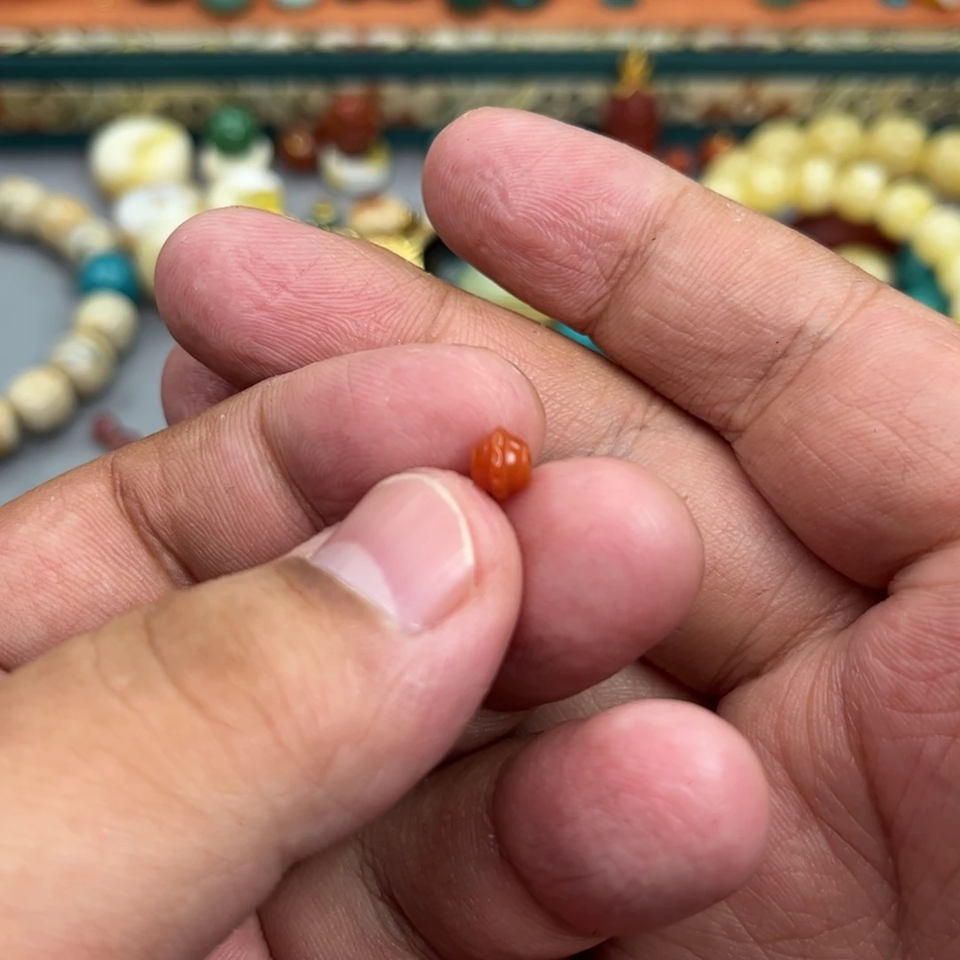 南红玛瑙未镶嵌珠宝奇石