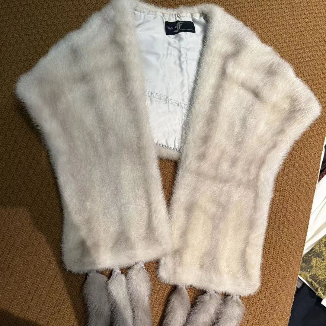 灰色流苏毛毛毛衣衫